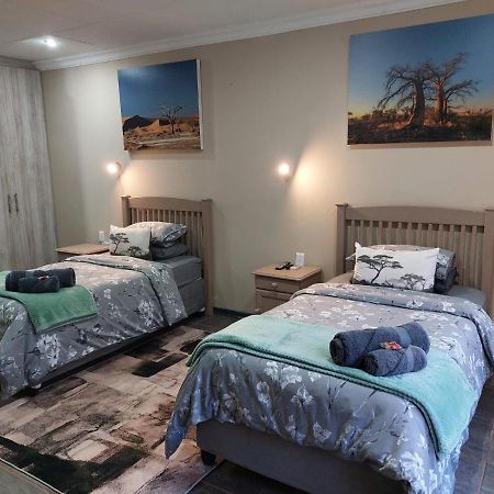 Wisteria Lane Guesthouse Postmasburg Esterno foto