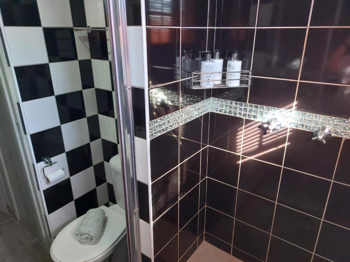 Wisteria Lane Guesthouse Postmasburg Esterno foto